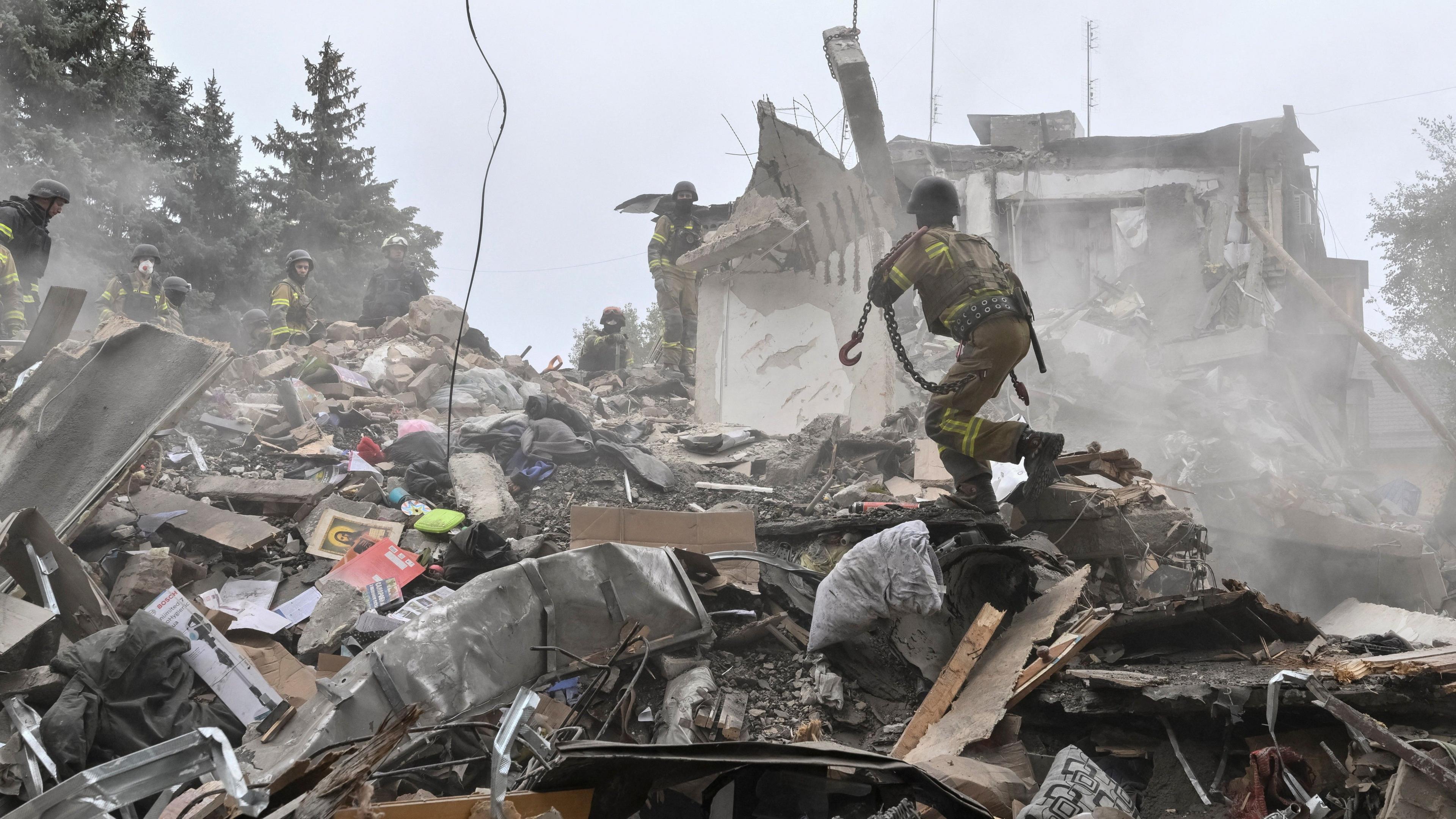 Additional source image from BBC News World