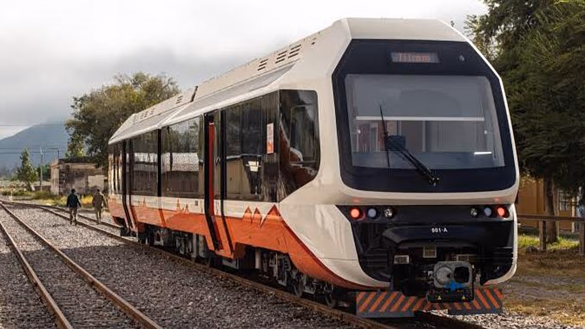 Argentina’s First Solar Train Uses Andean Sunshine and Lithium Batteries to Cut Emissions